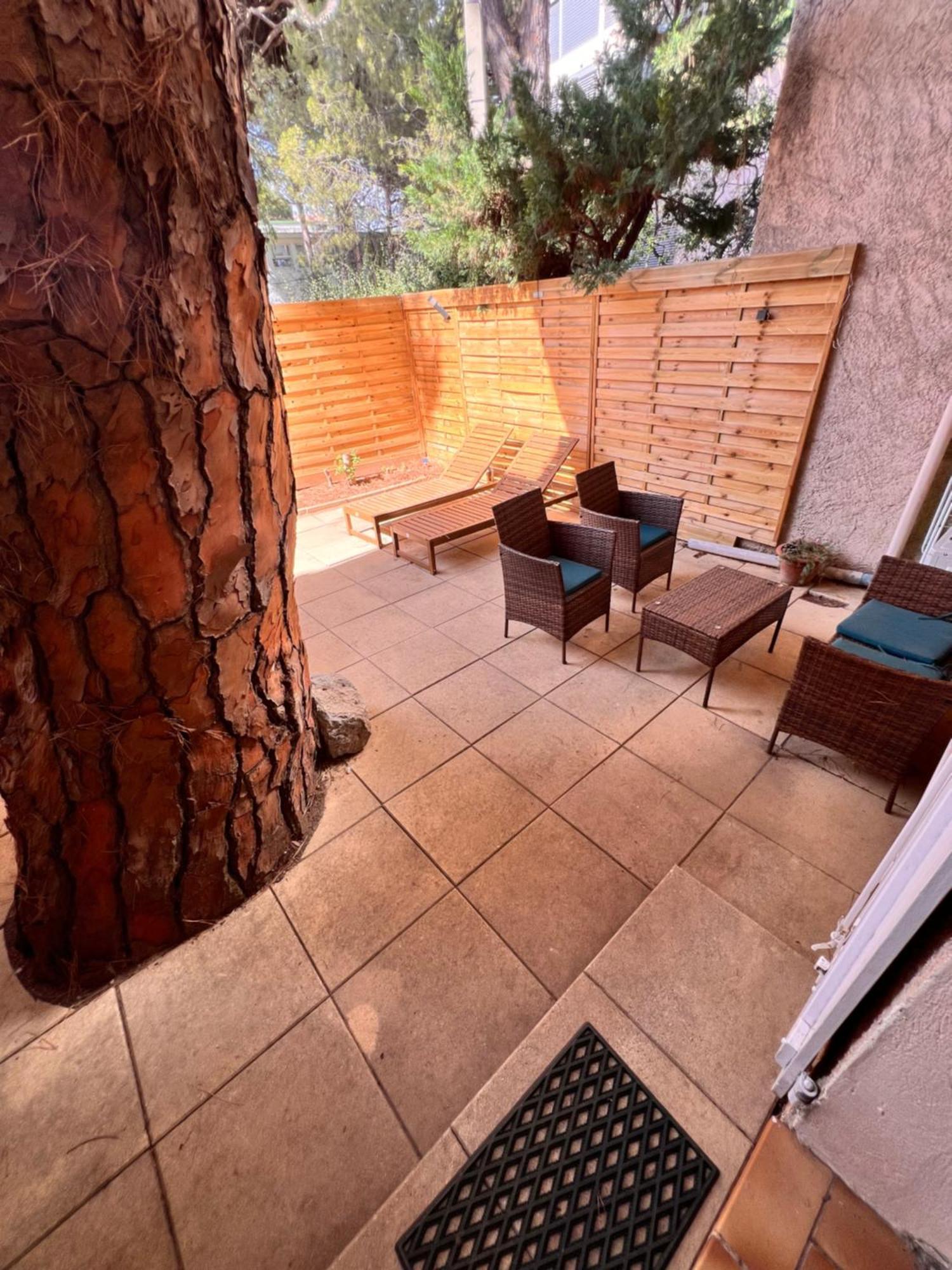 Sympathique studio en Rez de jardin dans résidence Hyères Exterior foto